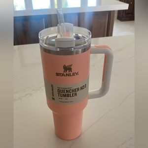 Peach Stanley 40oz 2.0